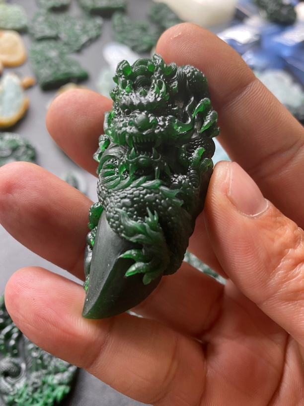 翡翠a货龙牙 望子成龙