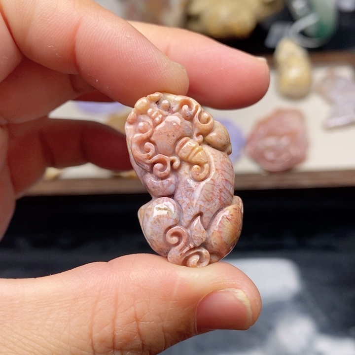 硅化珊瑚（珊瑚玉）未镶嵌手镯