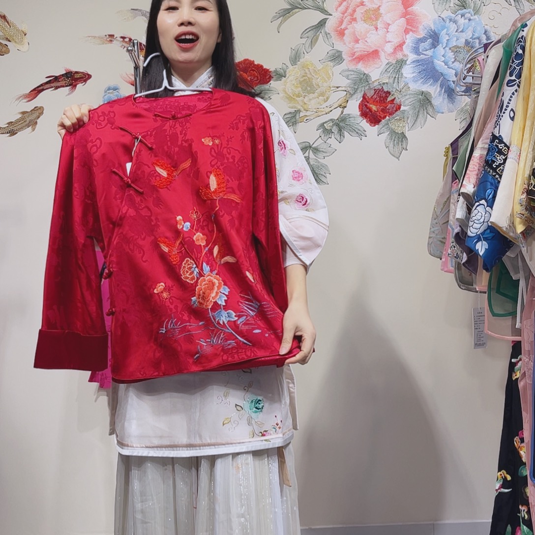 醋酸缎圆领红色小太太服短款