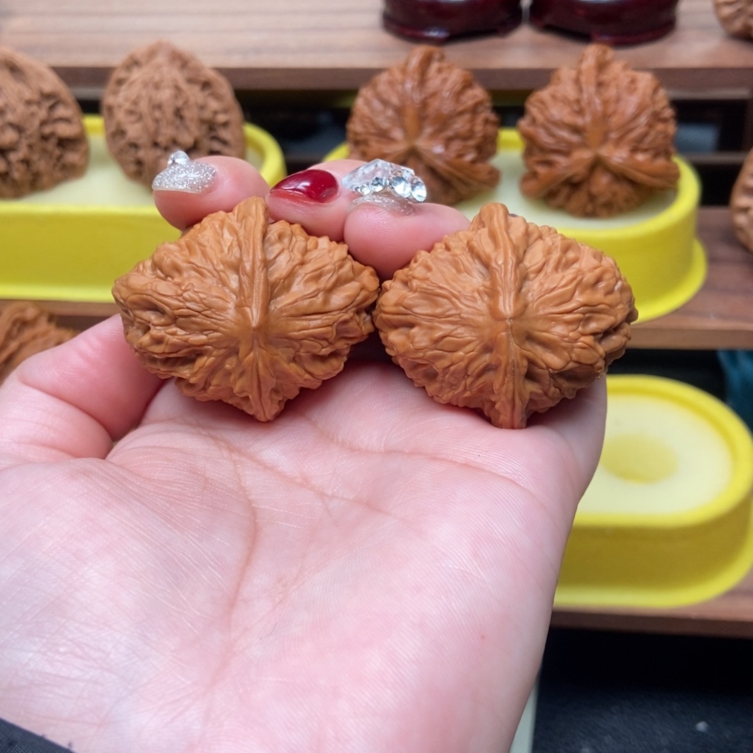 尕***子手串/手链核桃玉枕元宝