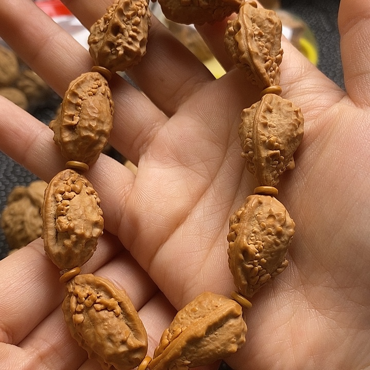 文玩核桃吊坠麒麟角1.7