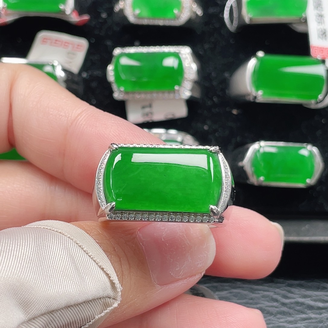 翡翠银S925镶嵌戒指天然A货翡翠没运费险3065