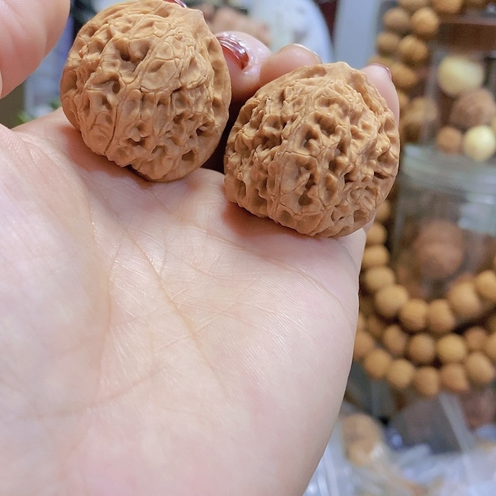 【闪购商品】文玩核桃把件36玉枕元宝虫眼