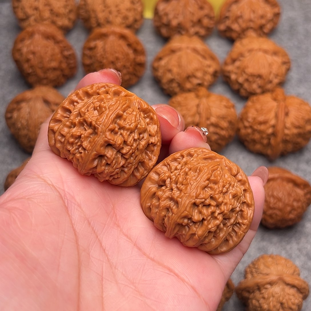 把件文玩核桃精品白狮子40全品