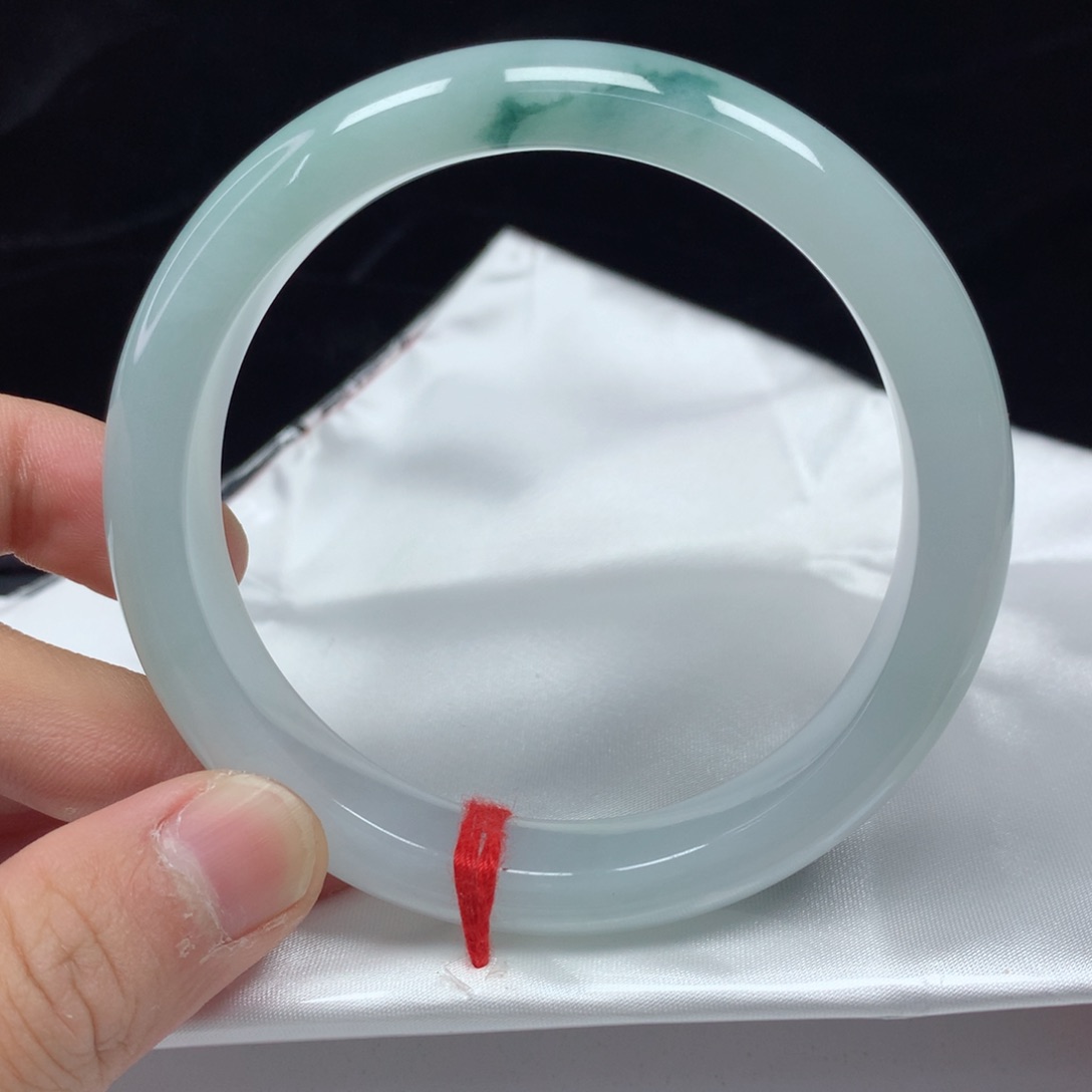 翡翠手镯（圆镯）未镶嵌62.6