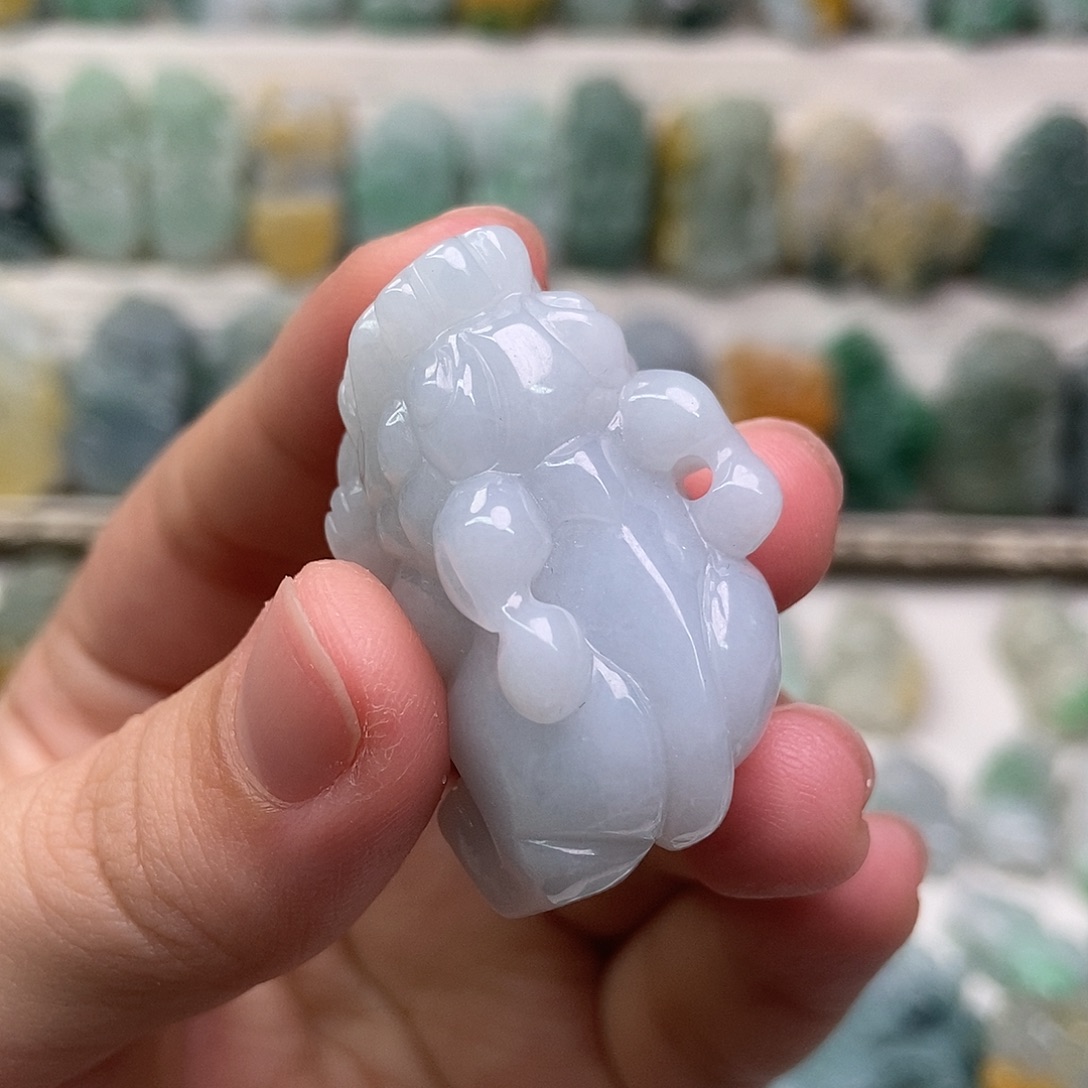 翡翠未镶嵌吊坠(赠链)