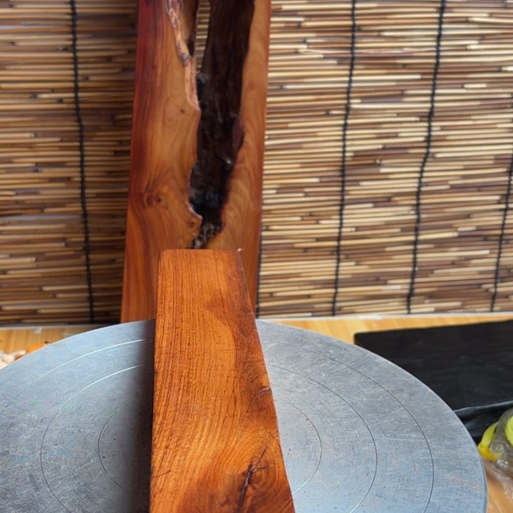 皇***爷大叶紫檀（黑酸枝木类）