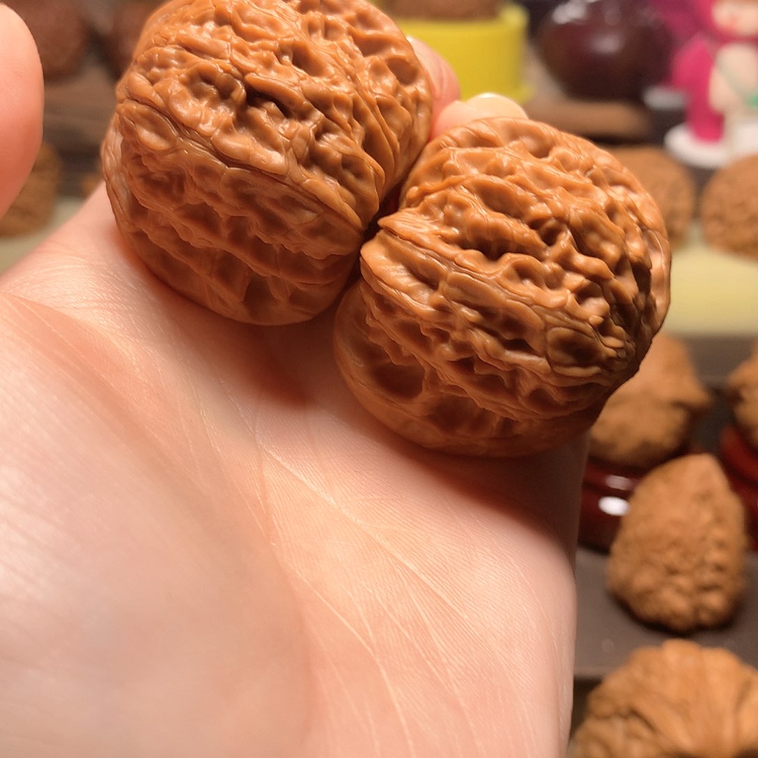 文玩核桃吊坠红皮磨盘40全品