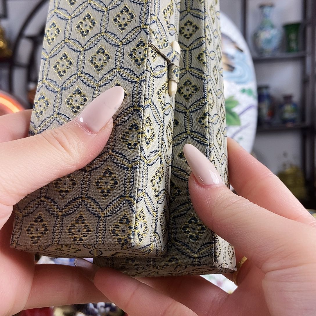 每***看铜两个景泰蓝脸谱笔