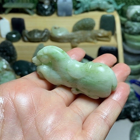 独山玉未镶嵌珠宝半成品卡**诺