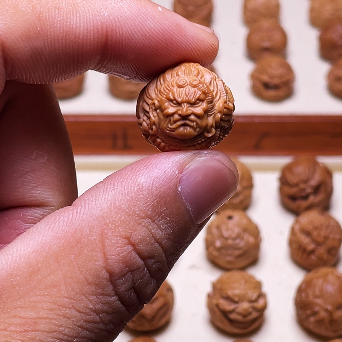 岩***箱猴头核桃吊坠18左右猴头核桃雕刻