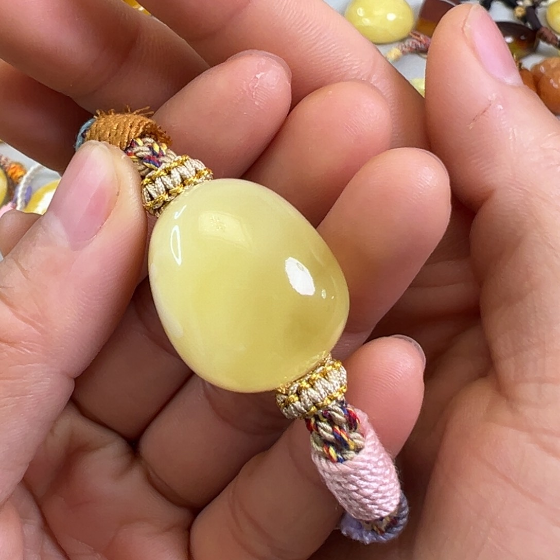 蜜蜡裸石未镶嵌蜜蜡