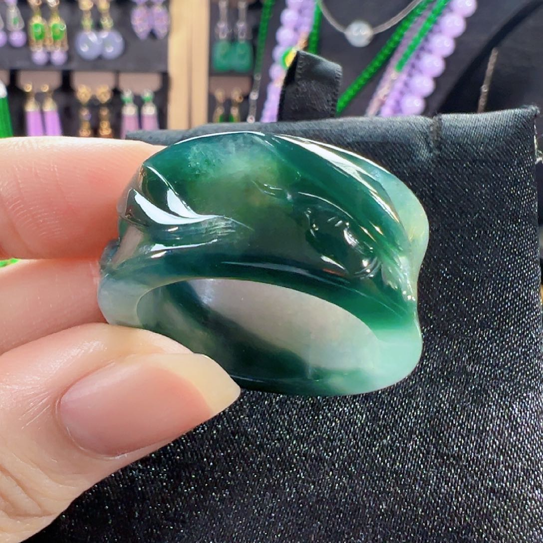 翡翠未镶嵌戒指签收后24小时鉴赏期