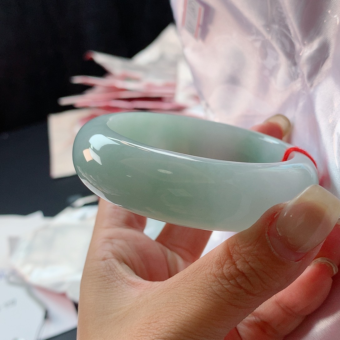 【闪购商品】未镶嵌手镯翡翠56+