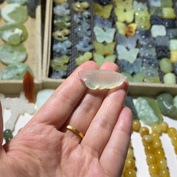 蛇纹石玉合金颈饰