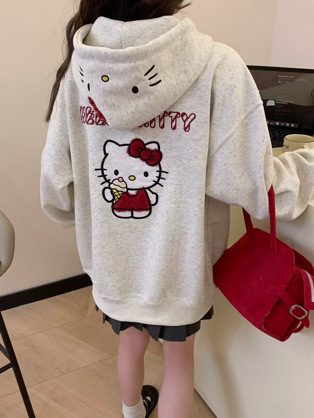 25春季新款棉点亮片KT猫后背重工刺绣连帽卫衣韩版宽松显瘦休闲