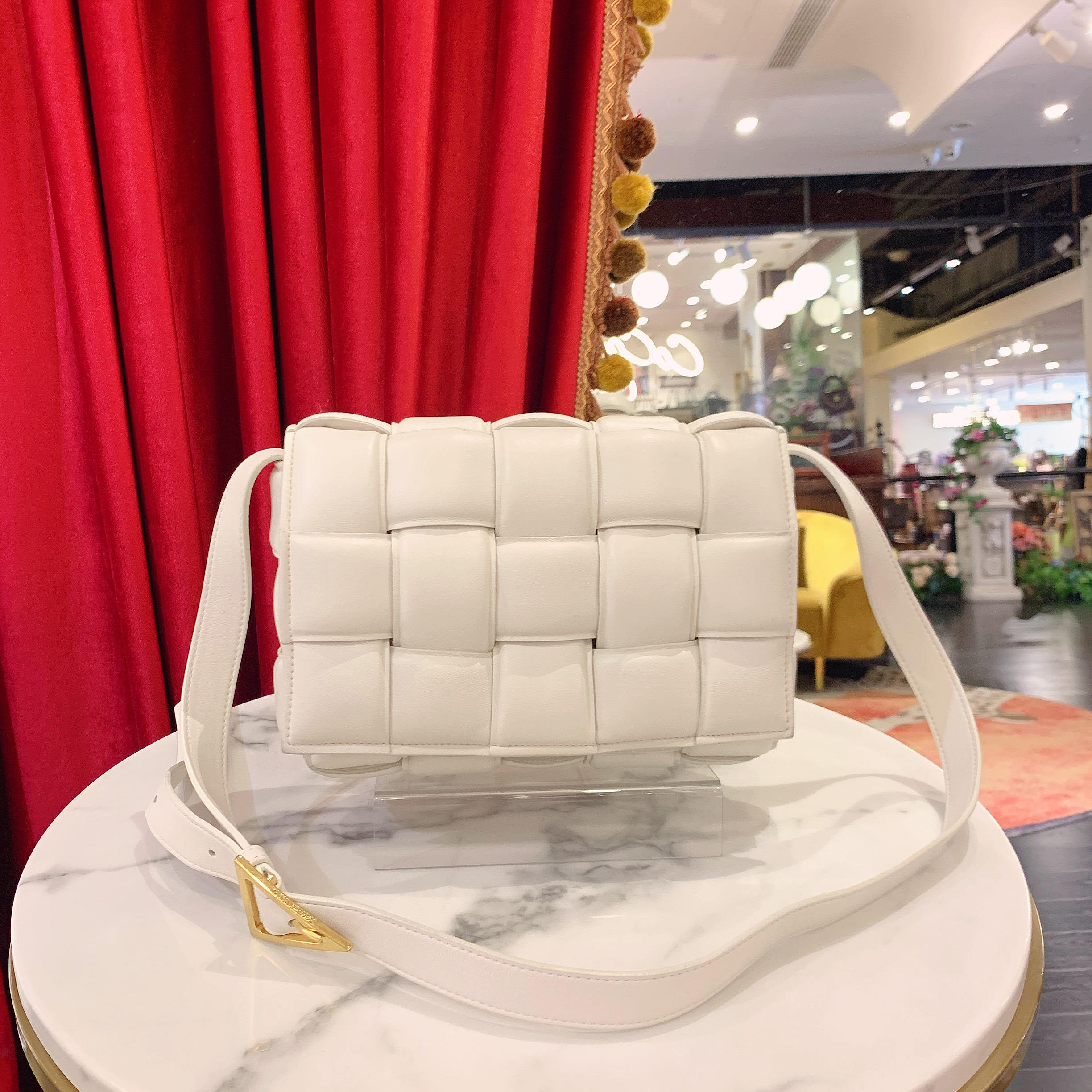 95新 BOTTEGA VENETA/葆蝶家 Cassette15格编织包芯片款54253981