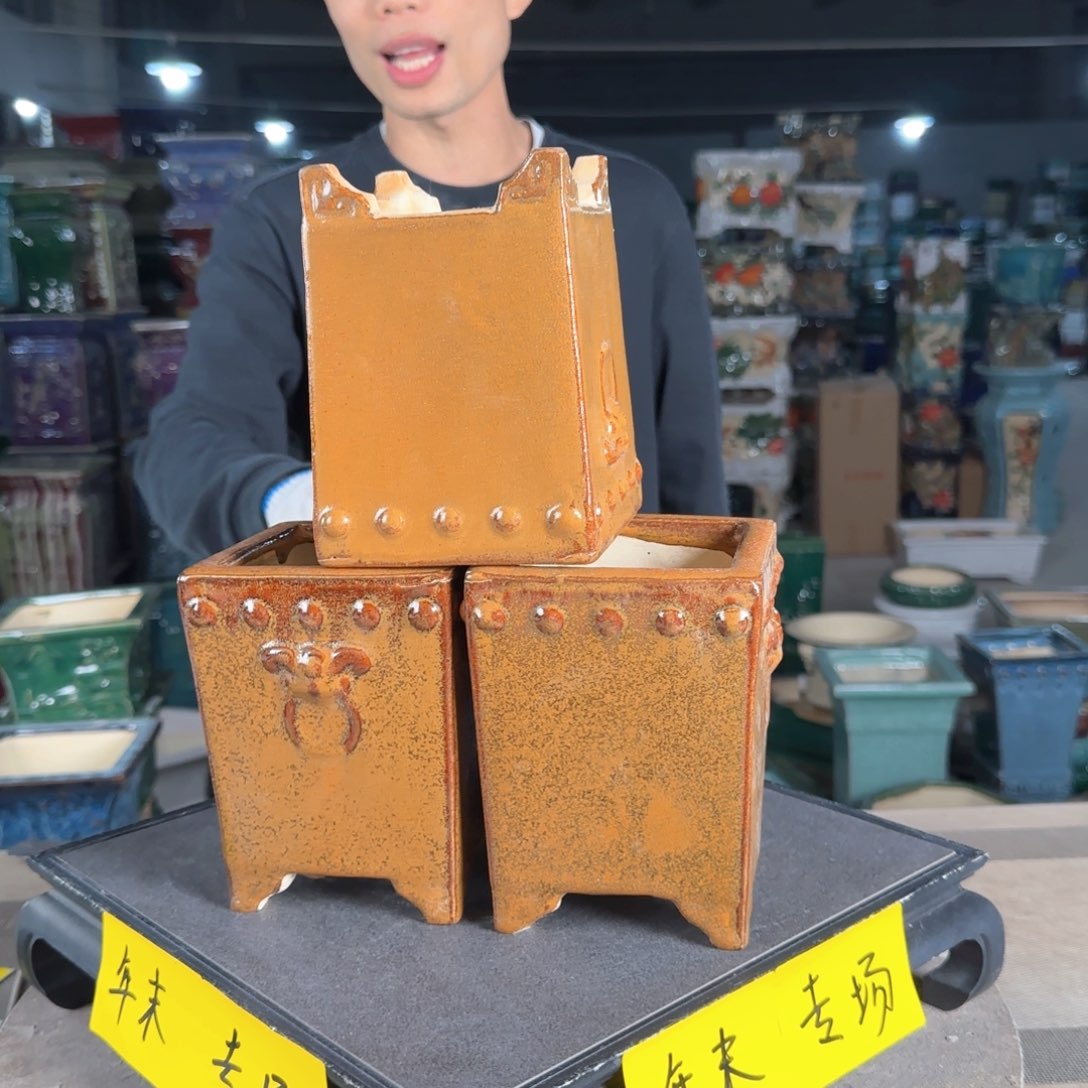 一风堂石湾花盆。釉裂瑕疵