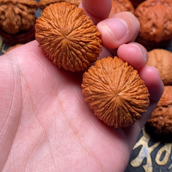 文玩核桃吊坠猴头