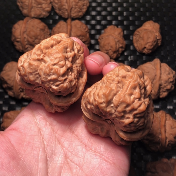 当***年把件文玩核桃蛙王