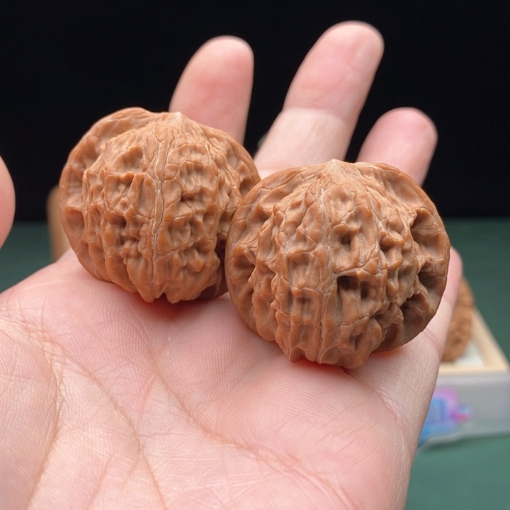 文玩核桃把件38尺全品红皮原桩磨盘