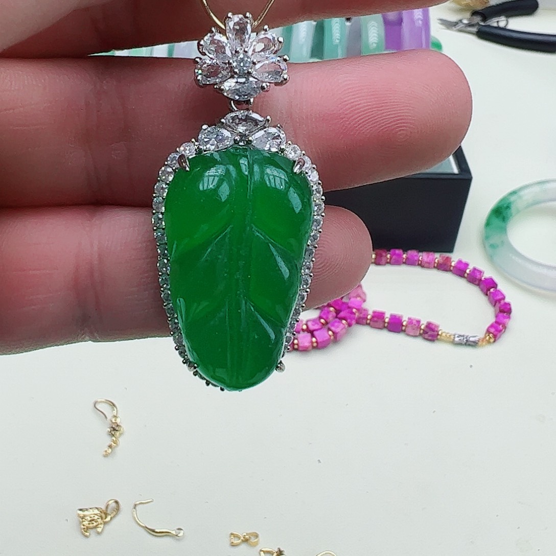 翡翠吊坠(赠链)银S925镶嵌