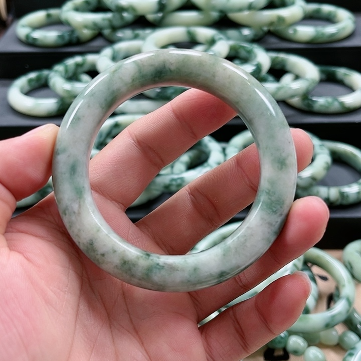 【闪购商品】透闪石-蛇纹石玉手镯未镶嵌小*宙