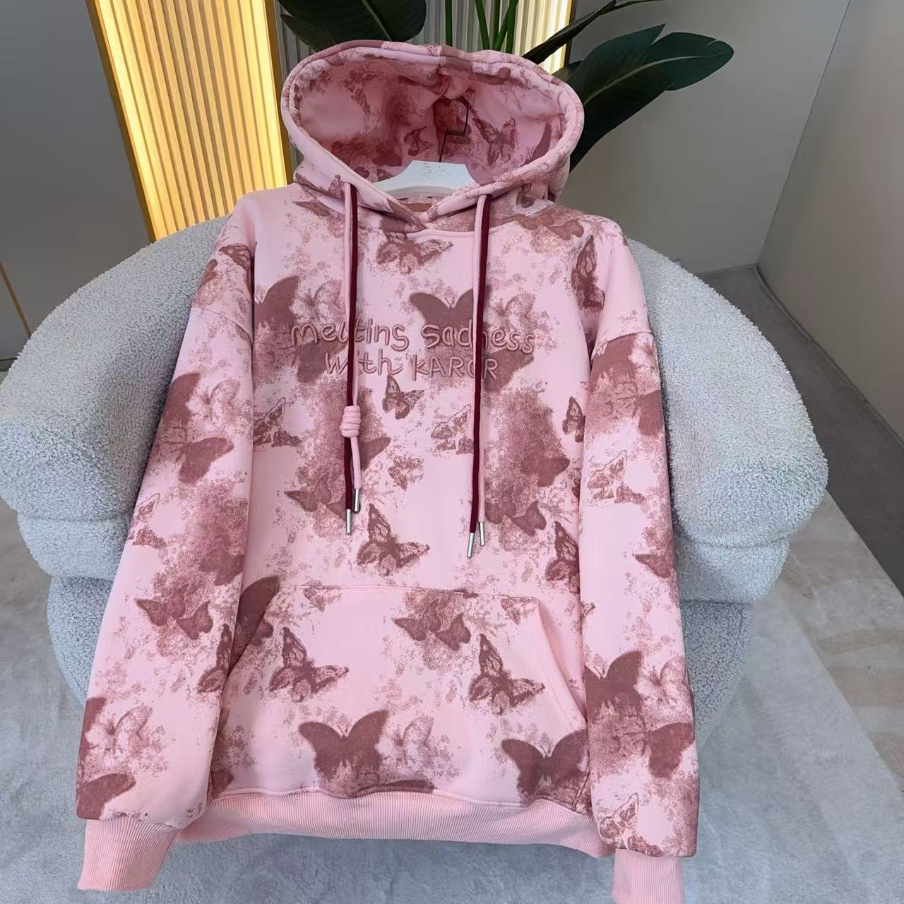 歌如虹品牌  潮流重工刺绣时尚（特定升级面料）加绒卫衣（126）