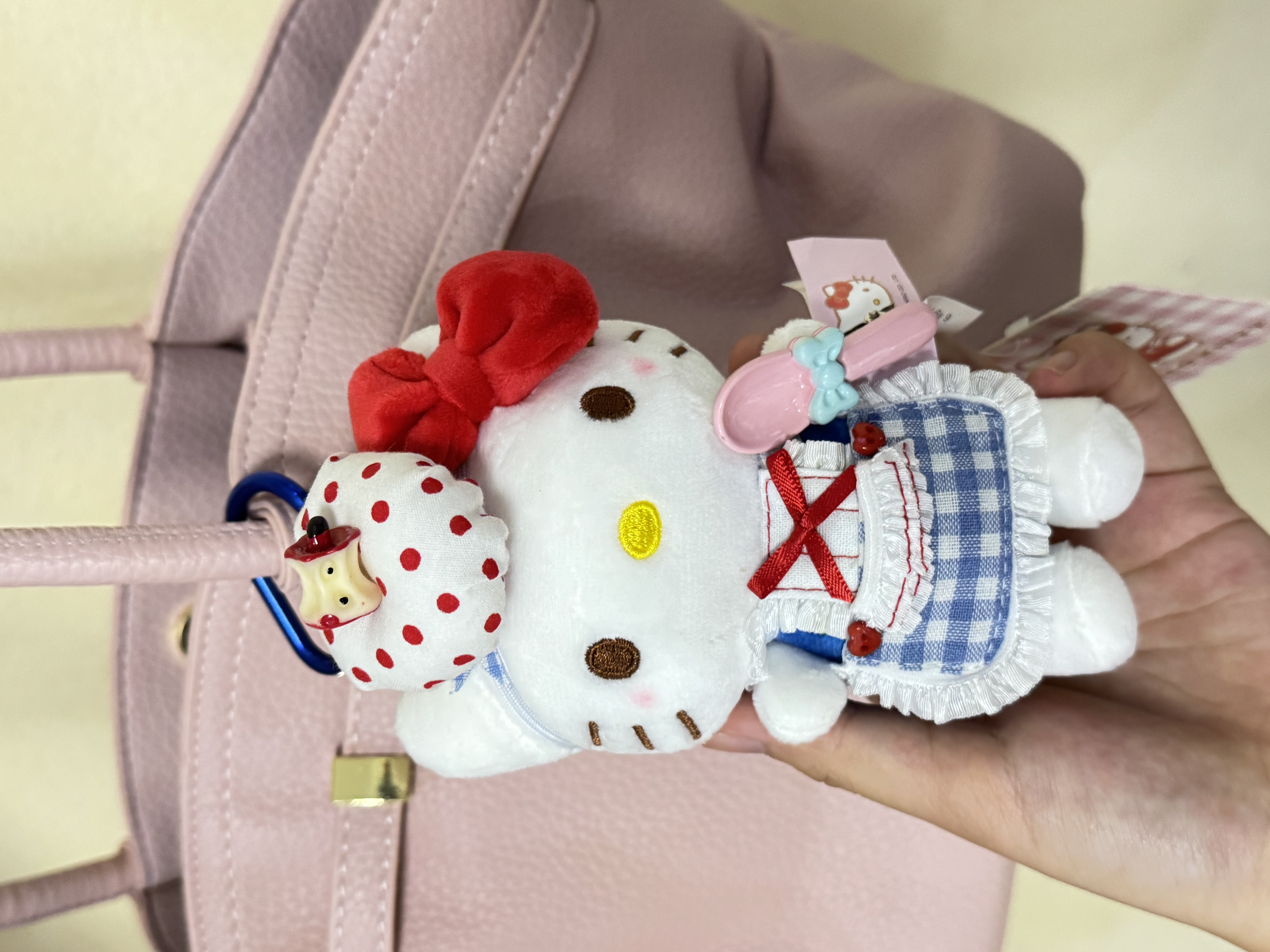 正版【苹果派厨师】HelloKitty可爱玩偶挂件钥匙车载书包包包挂件