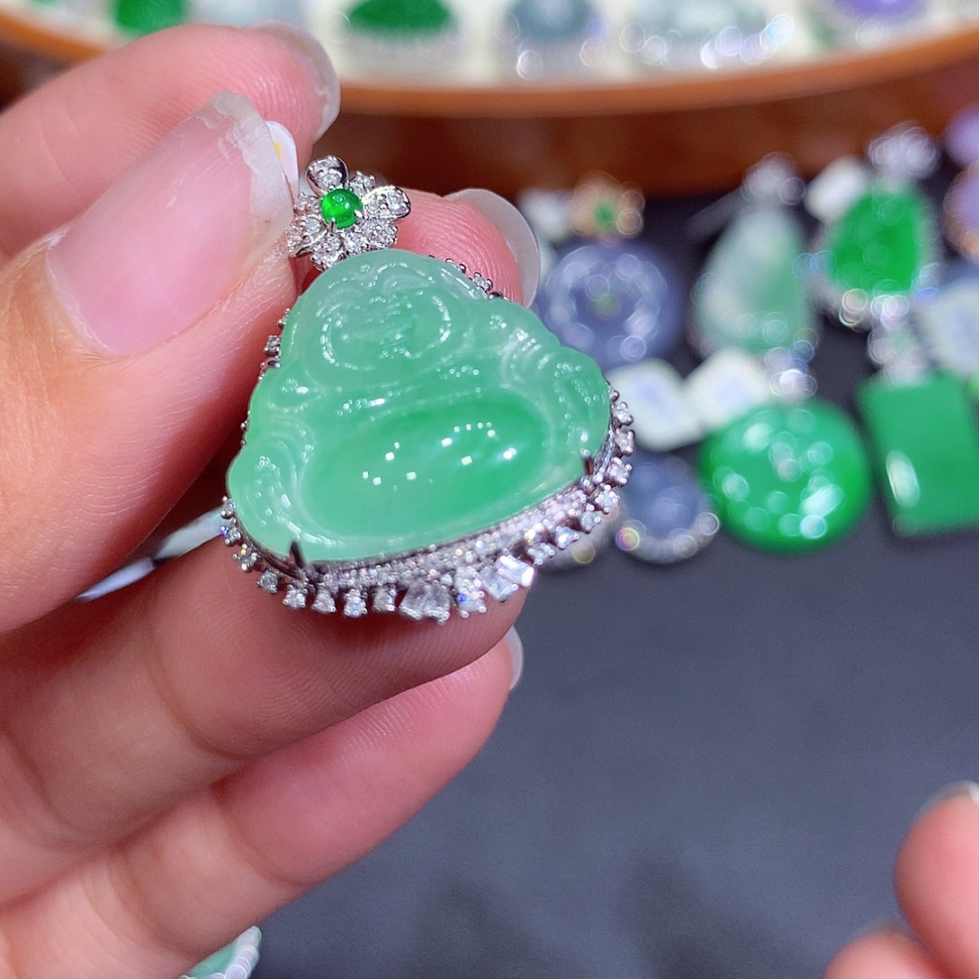 翡翠吊坠(不含链)18K金镶嵌