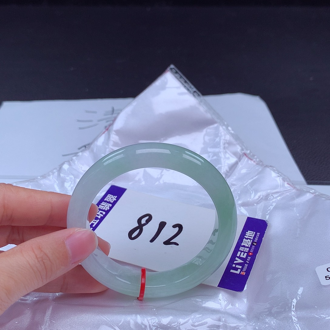 翡翠手镯未镶嵌手镯001474