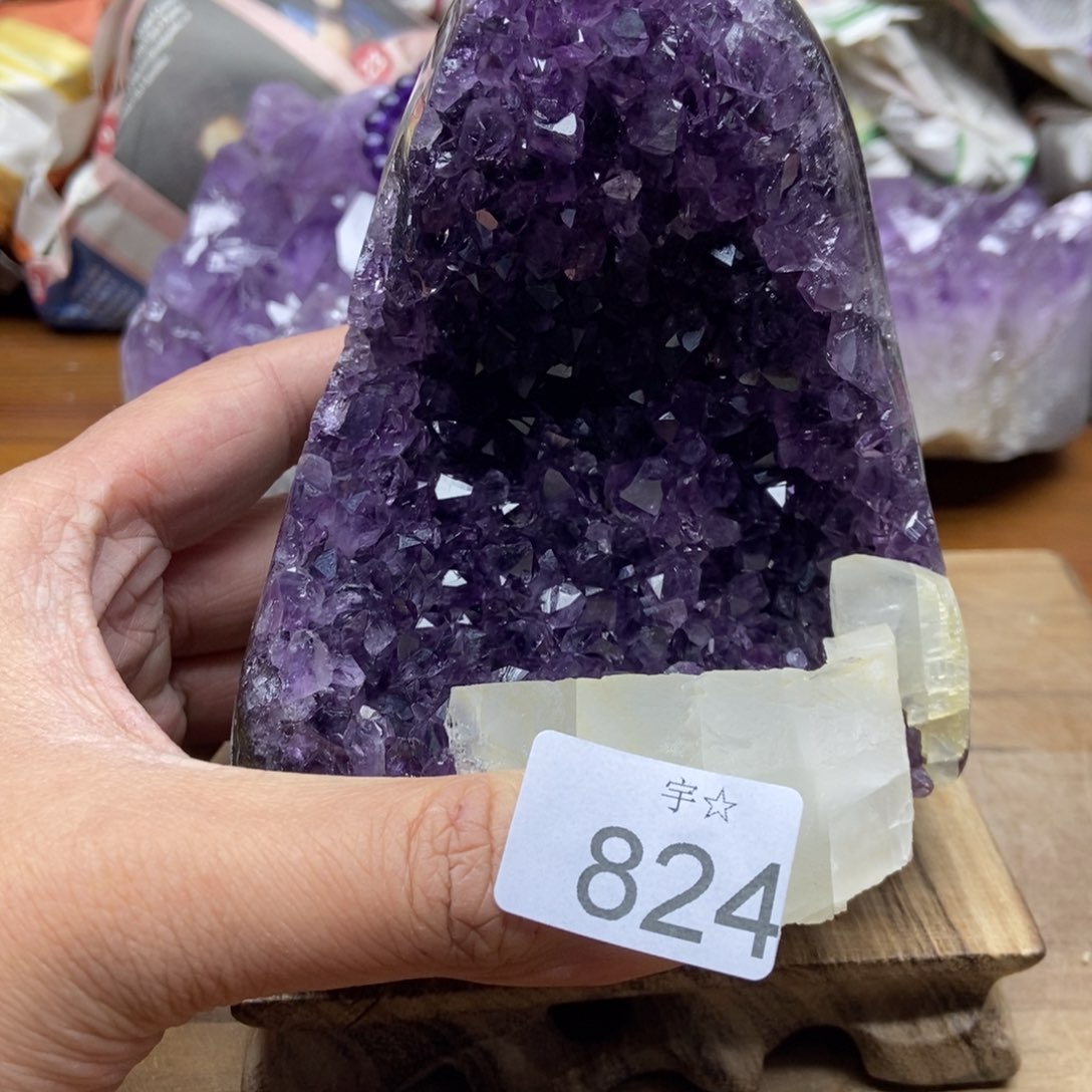 紫晶天然水晶摆件未镶嵌