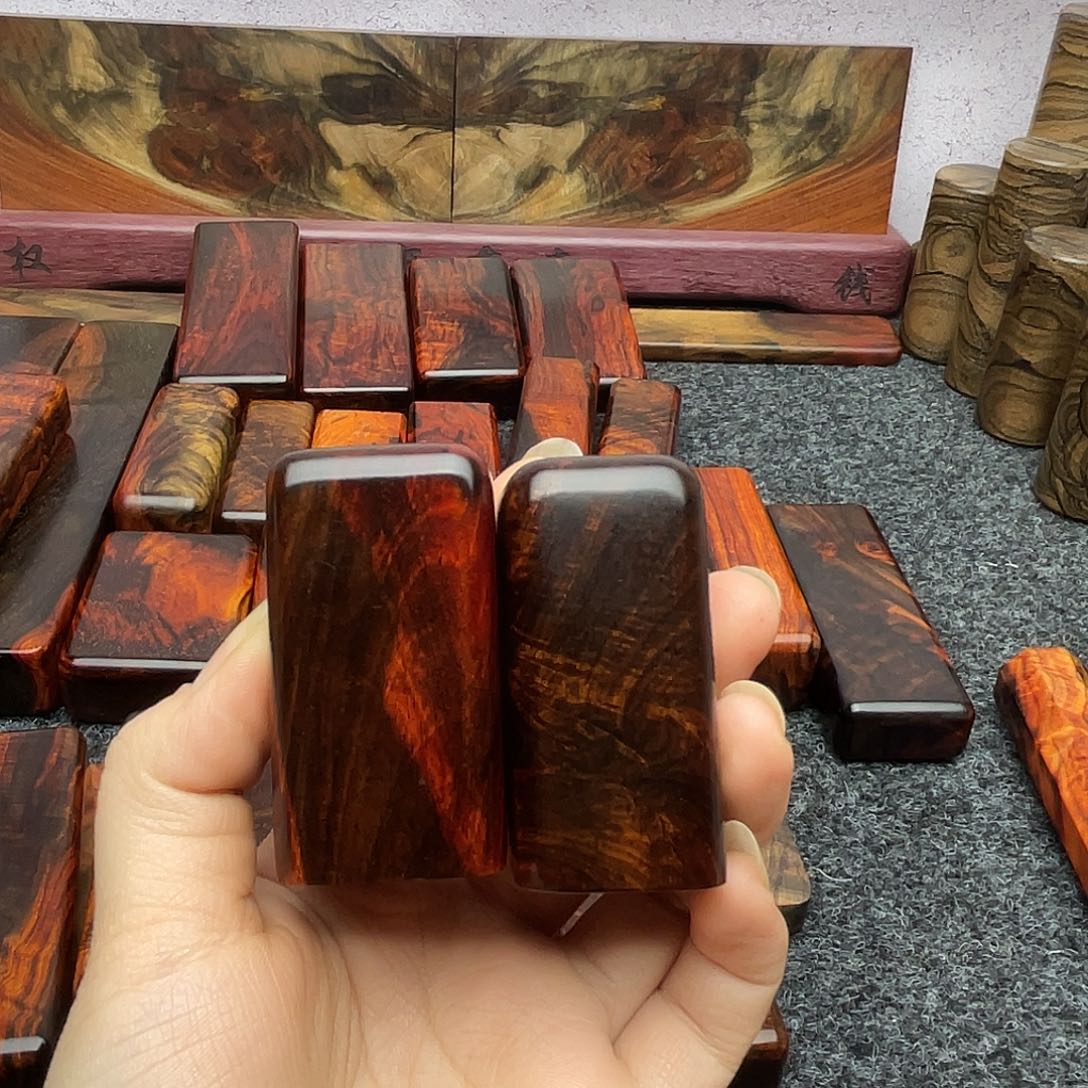 愿***…交趾黄檀（大红酸枝）