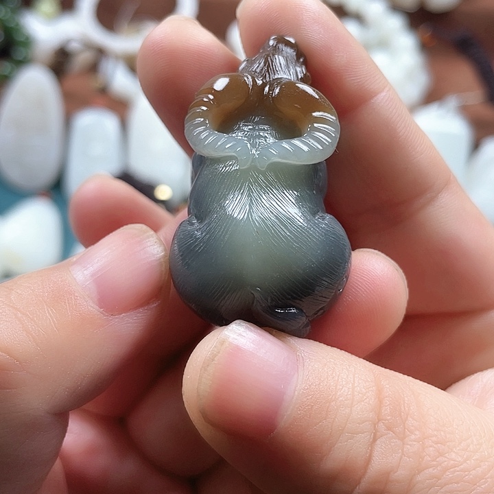 和田玉颈饰未镶嵌振*