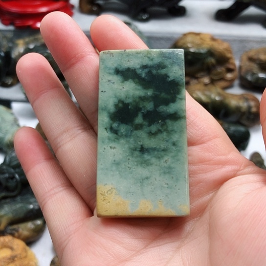 岫岩河磨玉（透闪石质玉）挂件未镶嵌