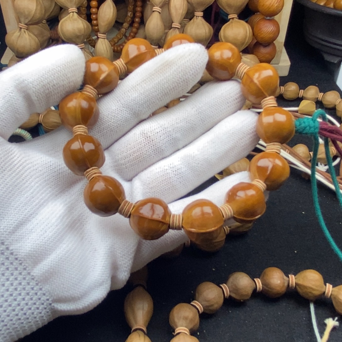 邋***王橄榄核手串/手链1716鲨鱼背13颗