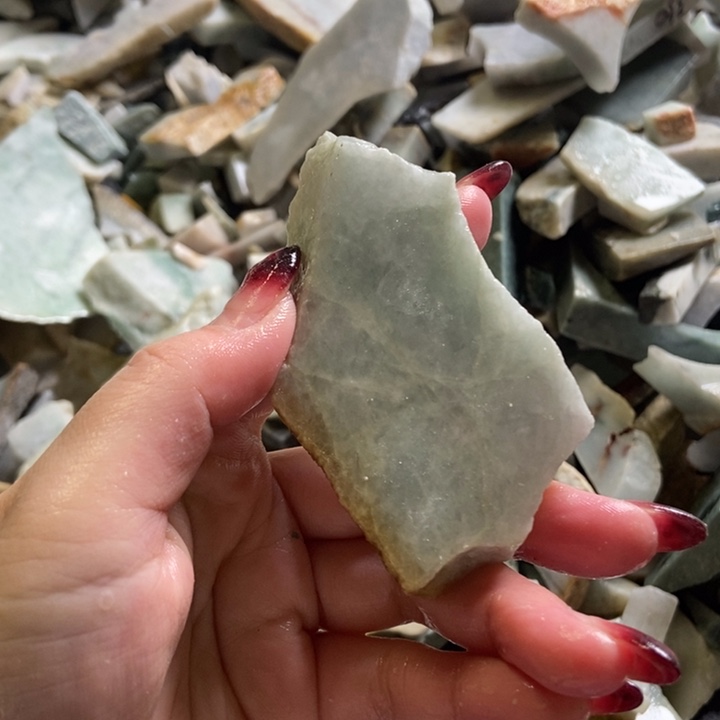 翡翠颈饰未镶嵌天然翡翠