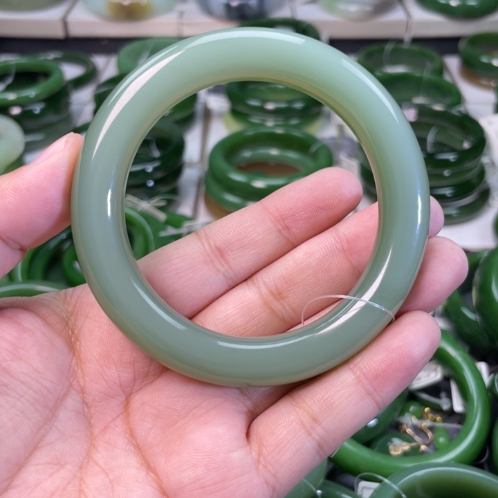 和田玉（碧玉）手镯未镶嵌