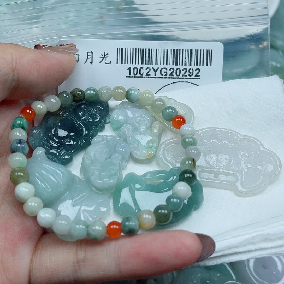 翡翠未镶嵌吊坠(不含链)