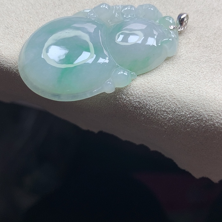 翡翠颈饰18K金镶嵌吊坠