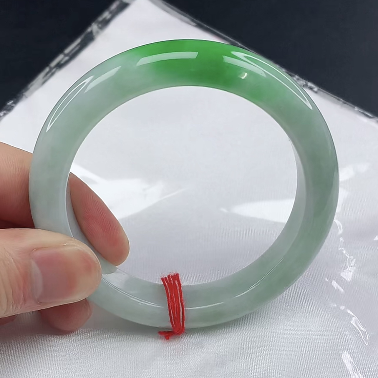 缅甸天然翡翠a货手镯，圈54.6（8501）正