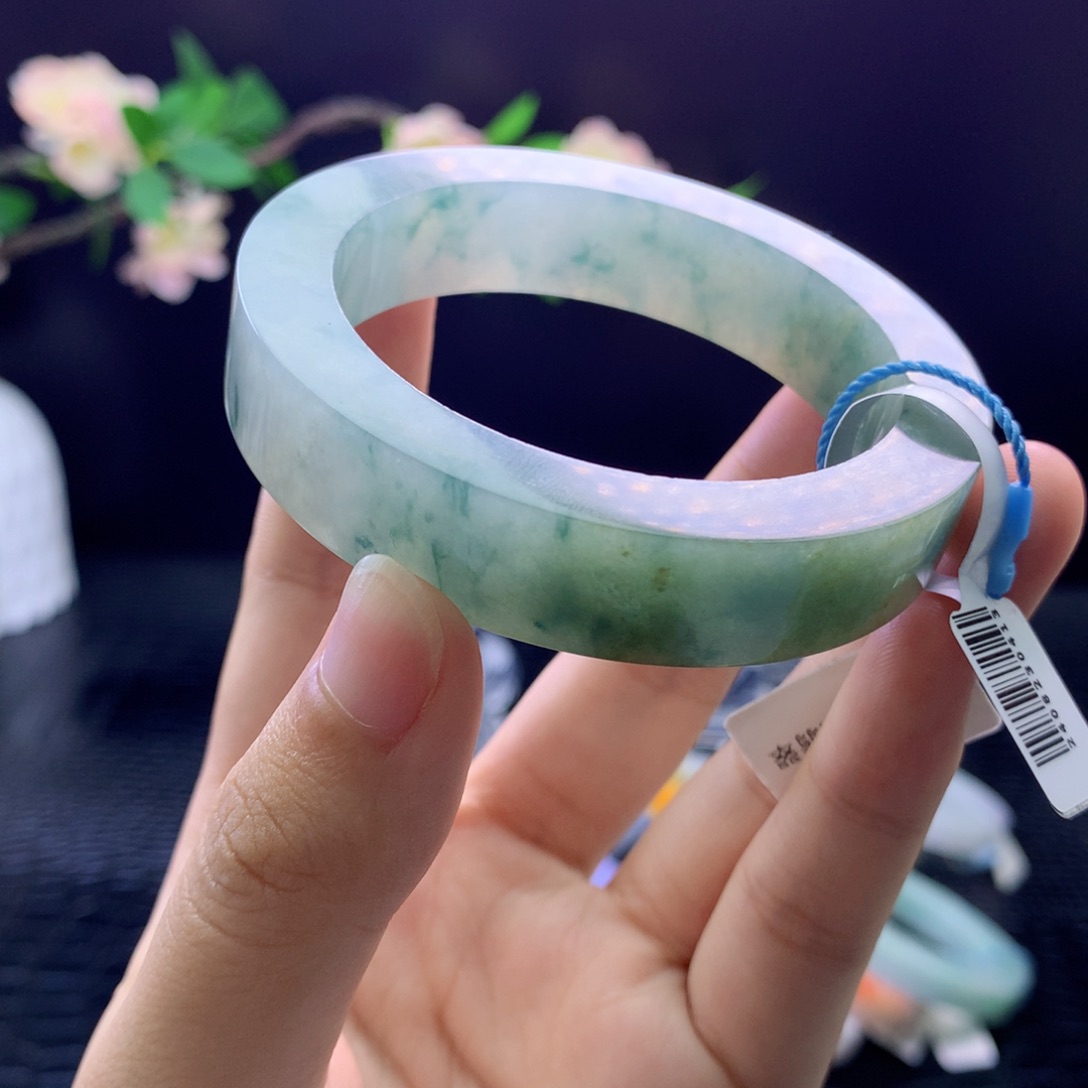 未镶嵌手镯定制翡翠