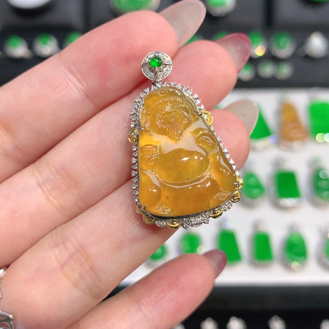 翡翠18K金镶嵌颈饰