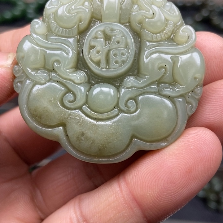 和田玉颈饰未镶嵌