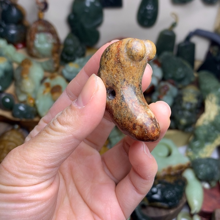 岫岩河磨玉（透闪石质玉）手把未镶嵌