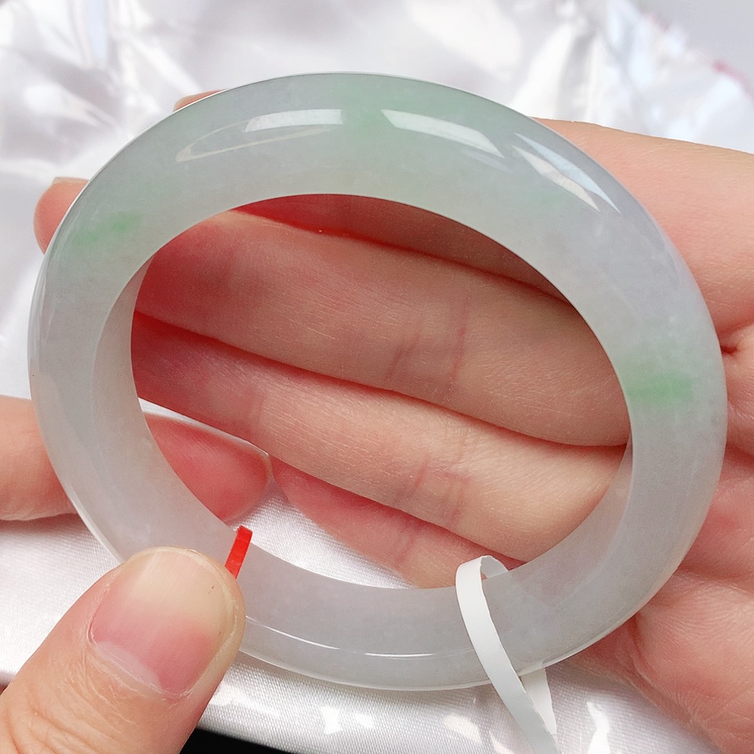 翡翠手镯未镶嵌抖音899