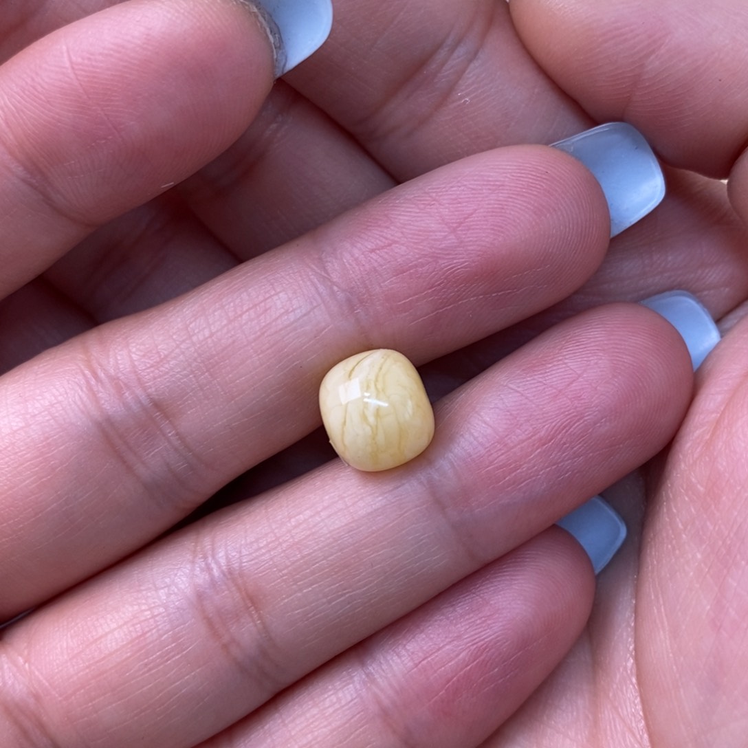 裸石琥珀未镶嵌禾*山蜜蜡