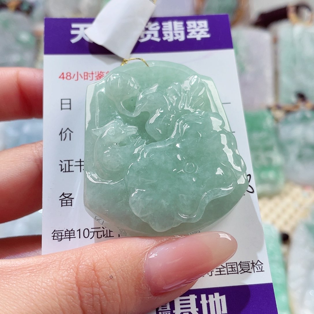 翡翠未镶嵌颈饰鸳鸯