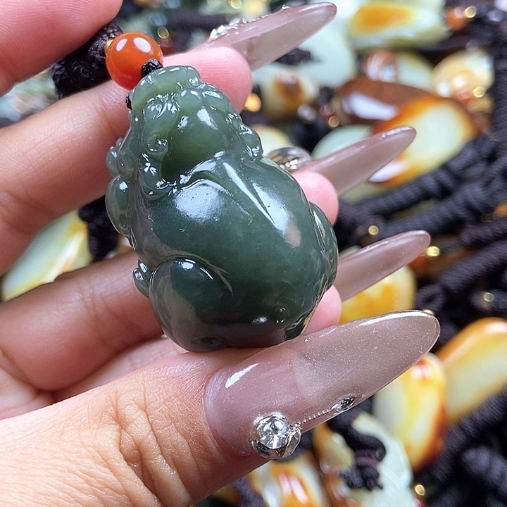 和田玉颈饰未镶嵌