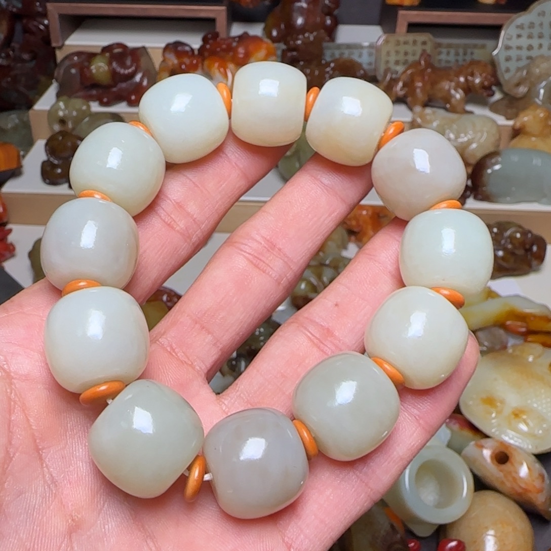 优***享和田玉未镶嵌颈饰